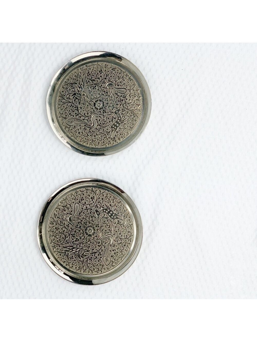 NEW-2PC inticateLy etched peacocks on brass plates